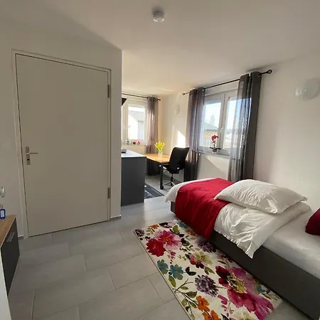 Living & Frankfurt am Main