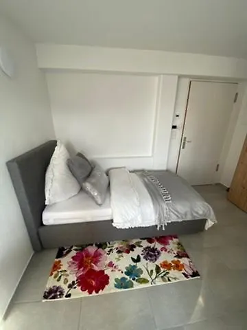 Апартаменты Living & Франкфурт-на-Майне