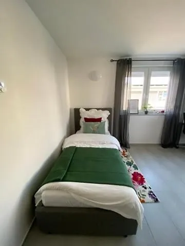 Апартаменты Living & Франкфурт-на-Майне